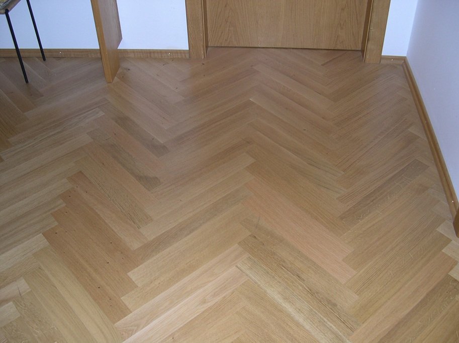 Stavparkett - Borstad Ek Natur med klar mattlack - 500 x 70 x 11,5 mm - 6 mm slitskikt