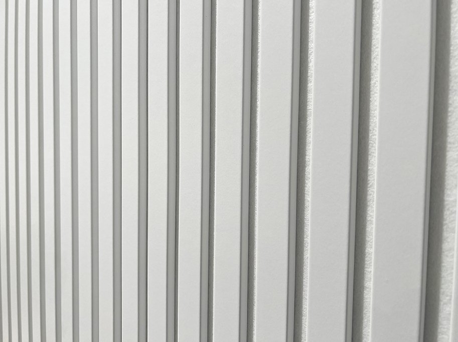 Akustikpanel - Hvid m. hvid baggrund - 60 x 240 cm