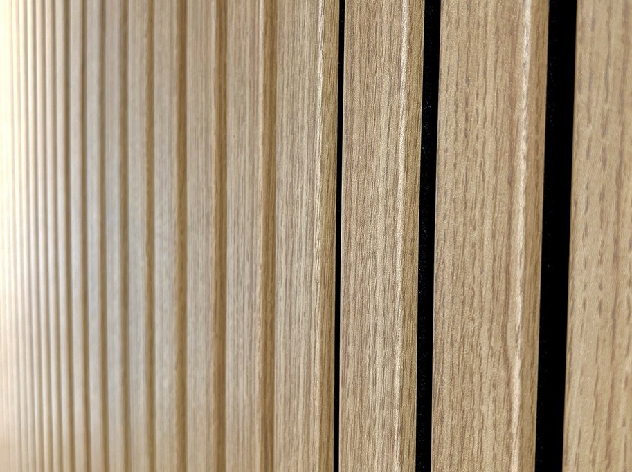 Akustikpanel - Oiled Oak m. sort baggrund - 60 x 240 cm