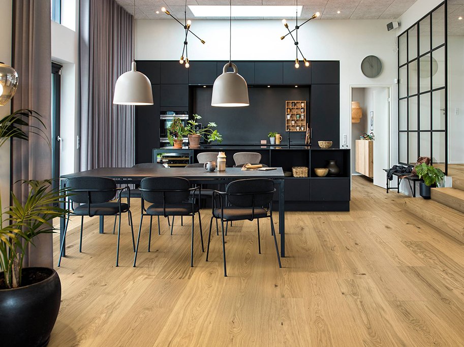 Bjelin Plankegulv - Woodura b�rstet Eg EKET 3.0 XXL med klar matlak - Bredde 271 mm