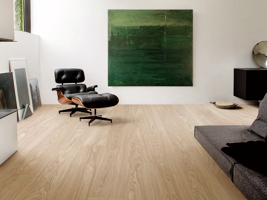 Bjelin Plankegulv - Woodura b�rstet Eg VEJBY 3.0 XXL med Misty White matlak - Bredde 271 mm