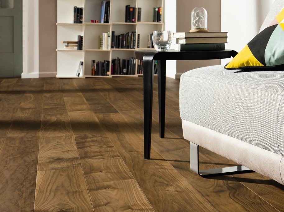 HARO Plankegulv - Amerikansk Valnd med klar olie - Bredde 180 mm