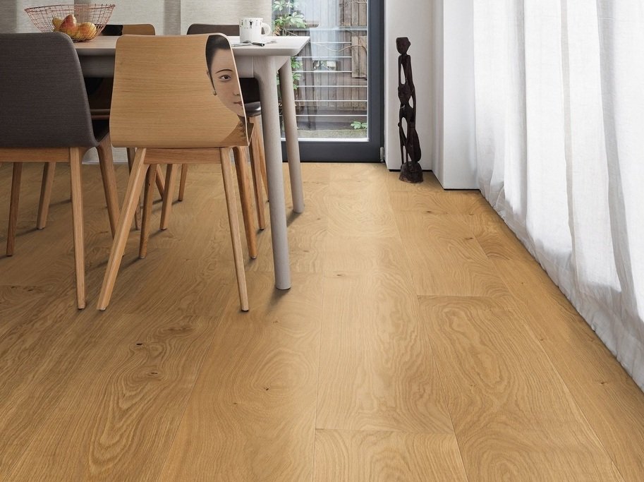 HARO Plankegulv - Brstet Eg Markant med klar matlak - Bredde 240 mm