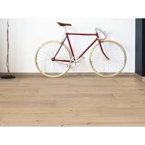 HARO Plankegulv - Brstet Eg Markant med lysehvid matlak - Bredde 240 mm