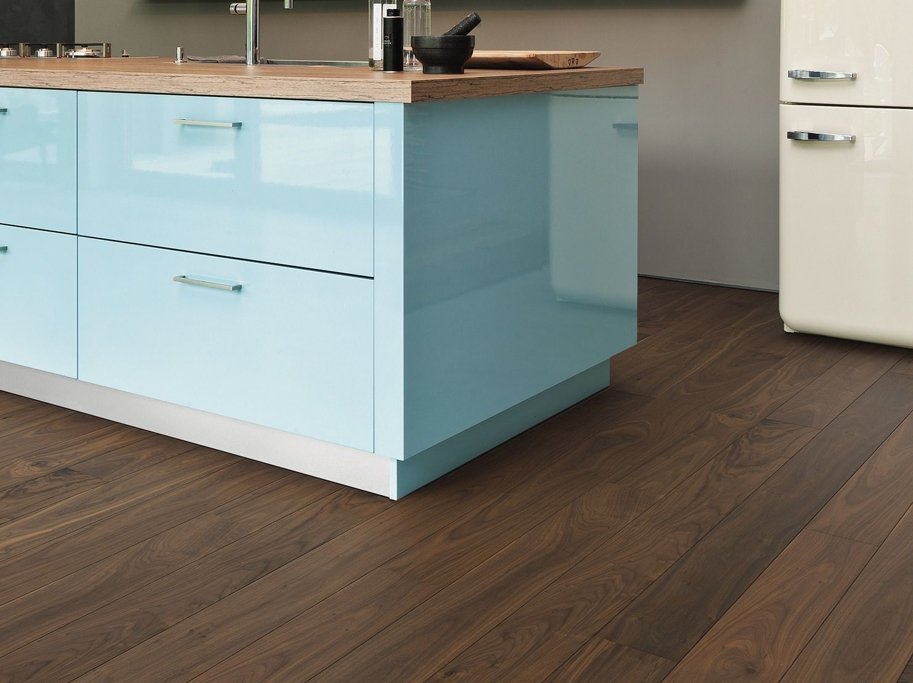 HARO Plankegulv - Amerikansk Valnd Markant med naturaDur matlak - Bredde 180 mm