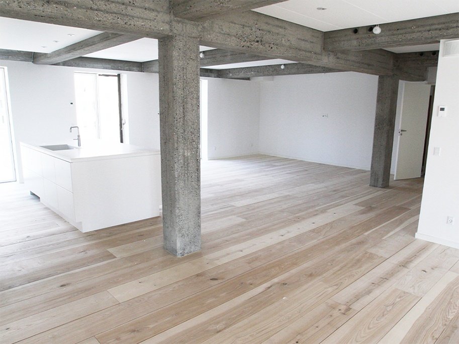 Massivt Plankegulv 22 mm - Ubehandlet Ask Natur - Bredde 210 mm