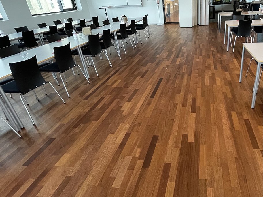 Parketgulv 3-stav - Merbau Natur med klar uv olie - Bredde 204 mm