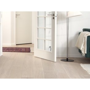 Plankegulv - Brstet Eg Nordic Lysehvid med hvid matlak - Bredde 180 mm