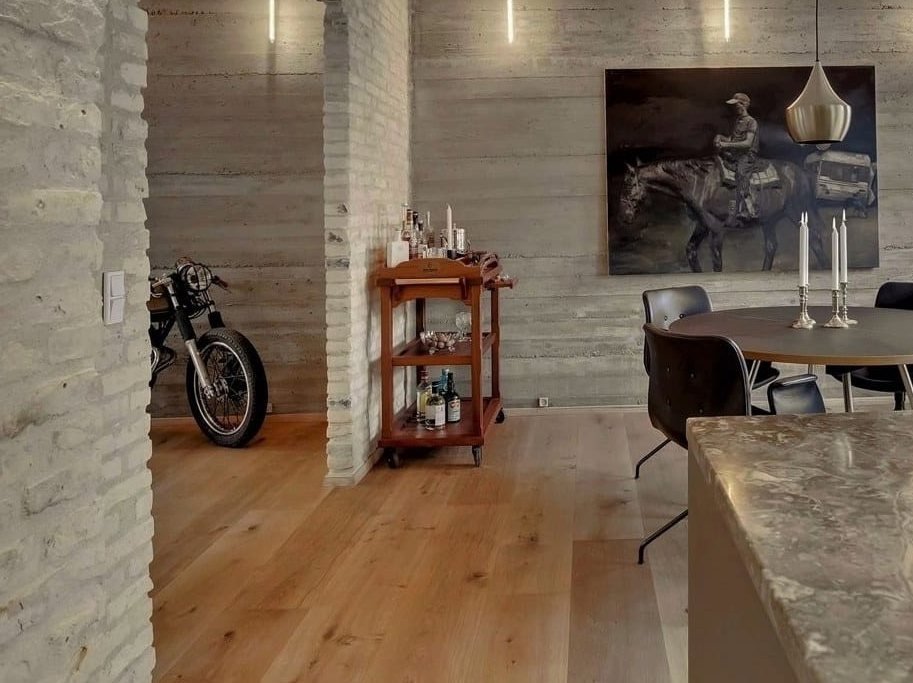 Plankegulv - Brstet Eg Rustik med klar matlak - Bredde 300 mm