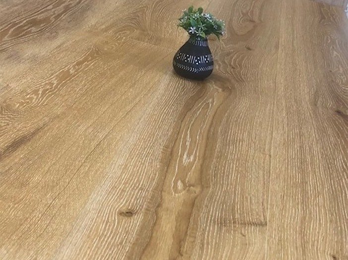 Plankegulv - Herregrdsplank i brstet Eg Creme med matlak - Bredde 260 mm