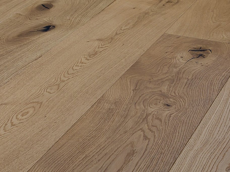 Plankegulv - Herregrdsplank i brstet Eg med klar matlak - Bredde 260 mm