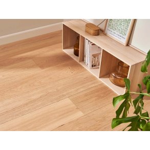 Plankegulv - Herregrdsplank i brstet Eg Natur med klar matlak - Bredde 260 mm