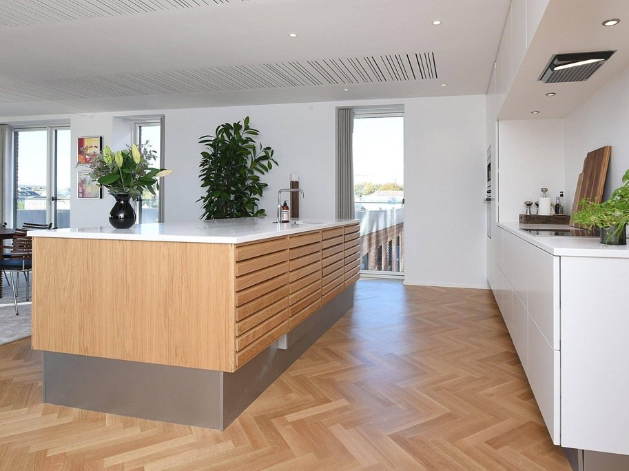 Bjelin Sildeben med kliksystem - Eik Stockholm med klar matlak - Bredde 69 mm