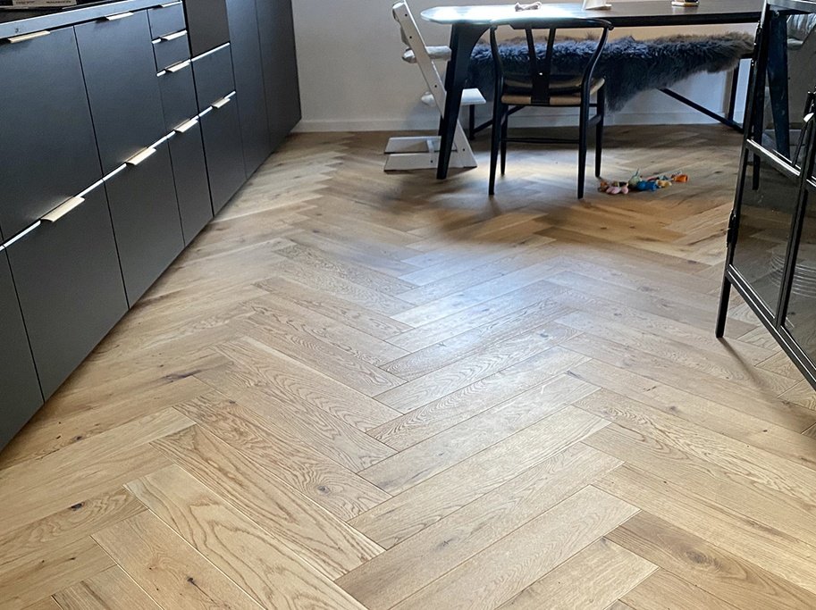 Sildeben med kliksystem - Brstet Eg Country med olie - Bredde 130 mm