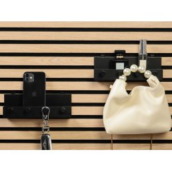 Sort hylde med 4 knager