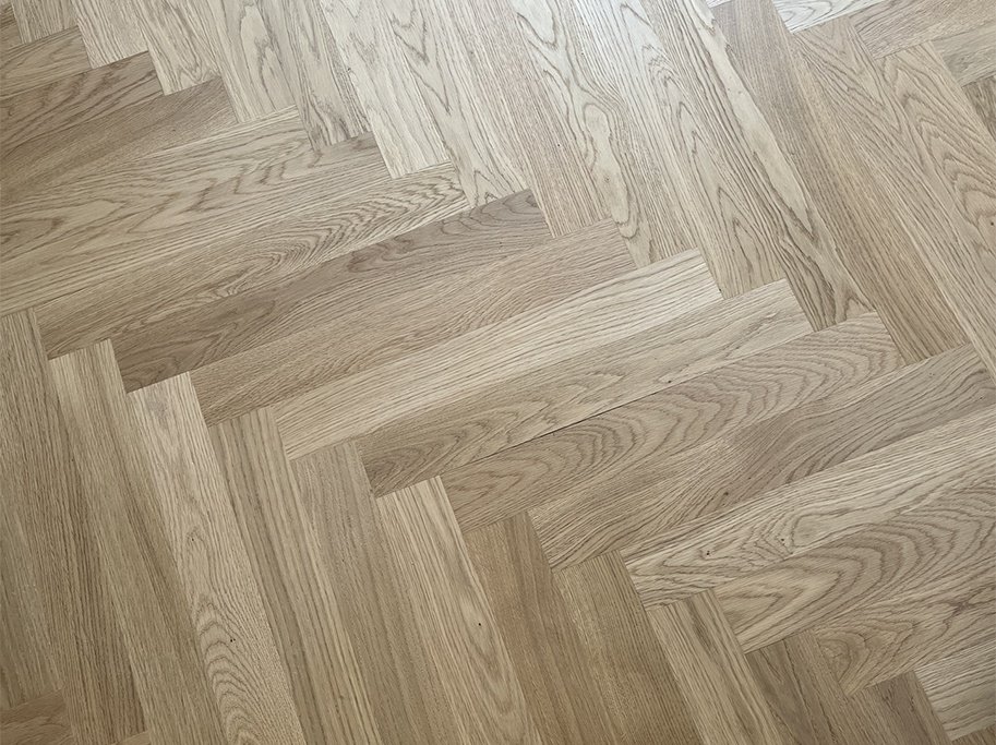 Restparti - Stavparkett - Brstet Eik Premium med klar mattlakk - Totalt 37,04 m2 - Spare 57 %