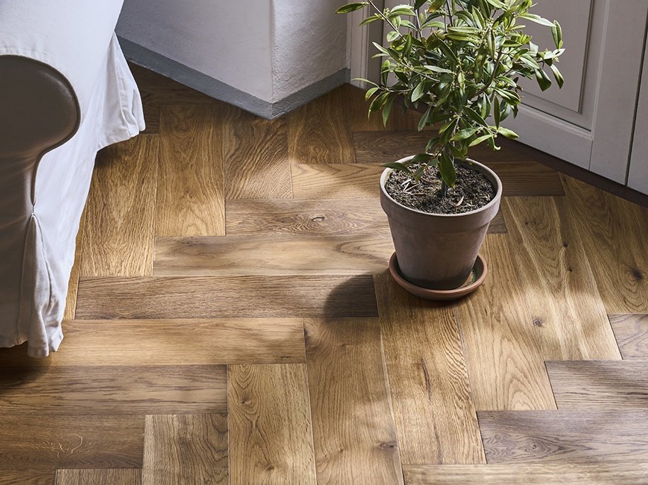 Sildeben med kliksystem - Charlottenlund Eg Accent Caramel med ultramat lak - Bredde 145 mm