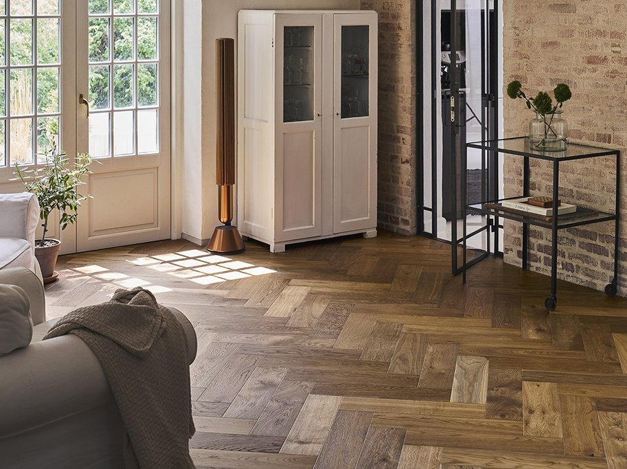 Sildeben med kliksystem - Charlottenlund Eg Accent Caramel med ultramat lak - Bredde 145 mm