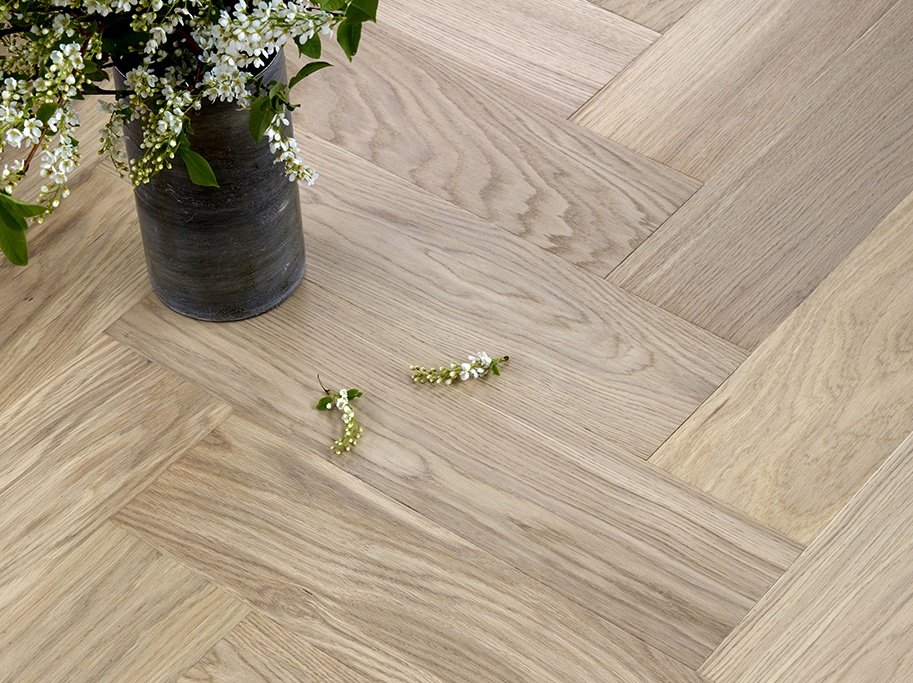 Stavparket med kliksystem - Eg Charlottenlund Hvid med hvid ultramat lak - Bredde 145 mm