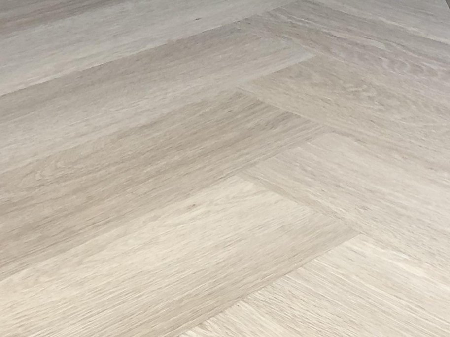 Restparti - Vinylsilhouette med klicksystem - Dallas Oak - Totalt 40,28 m2 - Spara 50 %